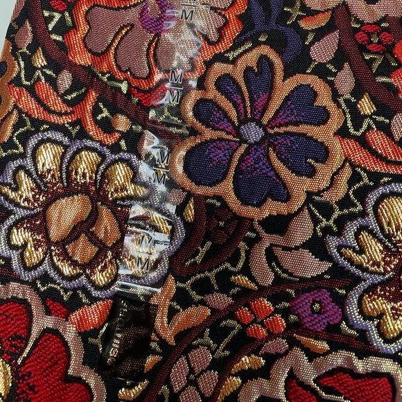 Simons mini floral skirt with shimmer gold details size M - Picture 3 of 5